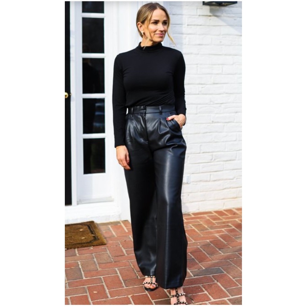 Abercrombie & Fitch Black Faux Leather High Rise Pleated Pants Womens Size Large